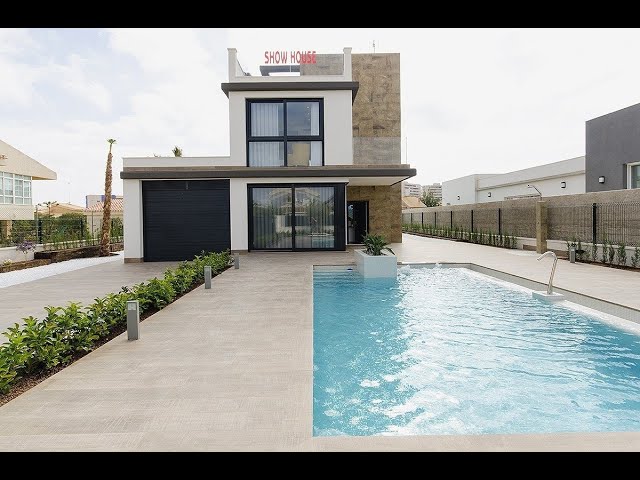 Villa with basement, garage, private pool and solarium, fully finished and ready to move into.