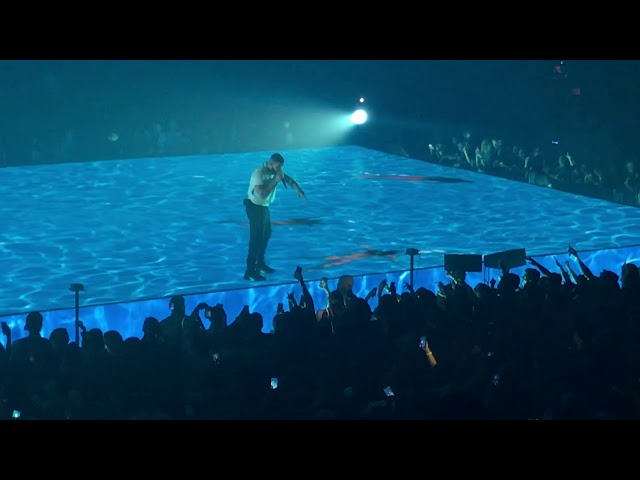 IMG 3266 Drake  Call Me on the cellphone @ Capital One Arena, Washington DC  9/12/18