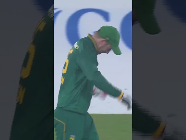 Heinrich Klaasen Injured 🤔 #PAKvSA #3Nations1Trophy #SportsCentral M3J1K