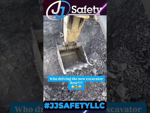 What kind of training do you need to operate this?!? #jjsafetyllc #safetyfirst #safetyfails