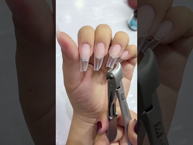 Lại có đồ chơi mới  #Nail #Nailxinh #Naildep #nailbox #Nailart #Naildesign #dungcunail #tiemnail39