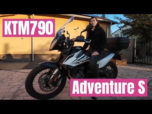 Kira és a KTM790 Adventure S - Csajok a motoron