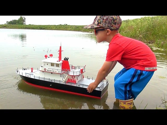 RC ADVENTURES - NEW Capt. MOE & the AquaCraft Rescue 17 Fireboat RTR "SCALE BOAT"! #ProudParenting