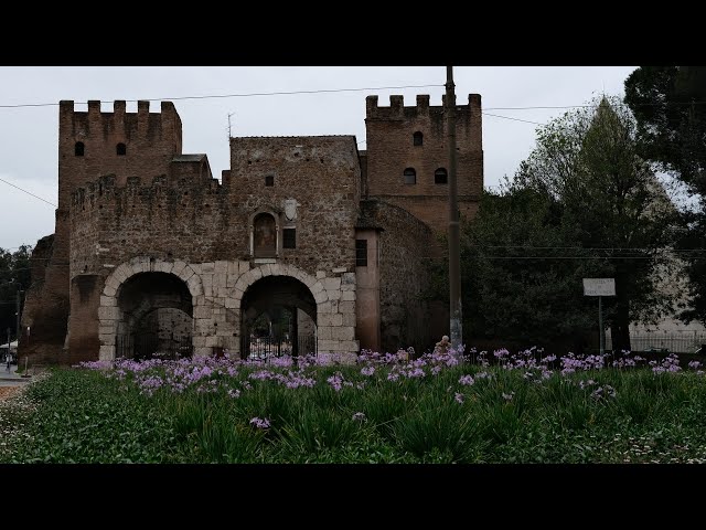 Walk on a cloudy day in the San Saba district [Multi CC]. Rome, ITALY- Slow TV [4K HDR].