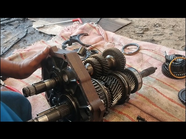 Toyota Hilux 4x4 Gearbox Rebuild | Fixing First Gear Not Engaging Issue