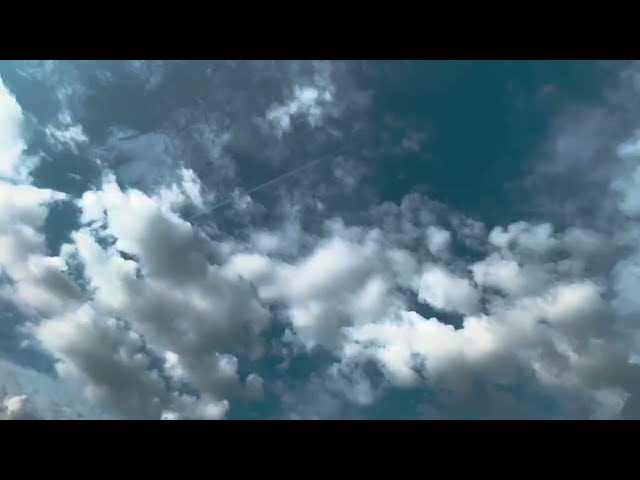 beautiful clouds 4k with relaxing beats  美丽的云朵 4k 与轻松的节奏  Wunderschöne Wolken 4k