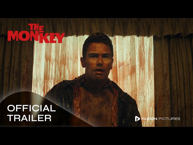 The Monkey (OmU-Kinotrailer #3) - Theo James, Elijah Wood, Tatiana Maslany, Rohan Campbell