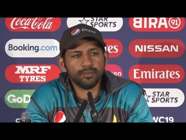 Pakistan Captain Sarfaraz Ahmed Reacts to 'fat as pig' Comment by Pakistani Fan in England