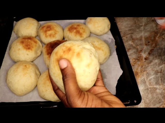 homemade baked bread in 30minutes. no kneeding. no egg. no milk. how to bake soft & fluffy bread 🍞