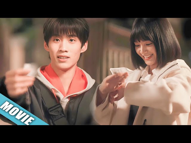 💗帥氣校霸愛上灰姑娘，深夜送給她禮物，瞬間心動!#chinesedrama #drama