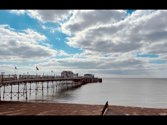 A 360 walk around Worthing Pier