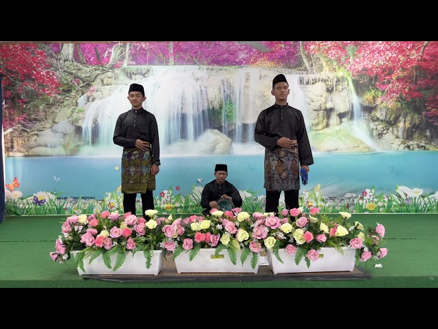 TRIO BERSELAWAT (SMK MUNSHI ABDULLAH)