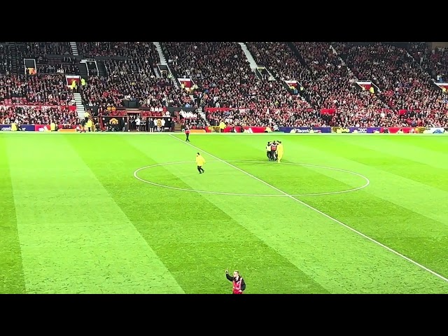 FAN ON THE PITCH!!!! Man Utd v Wolves 23/24