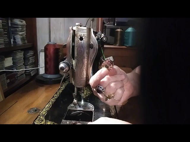 Singer 15-88 - Thread Path & Setting the Bobbin