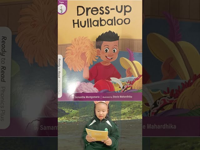 Anna's Reading Dress Up Hullabaloo