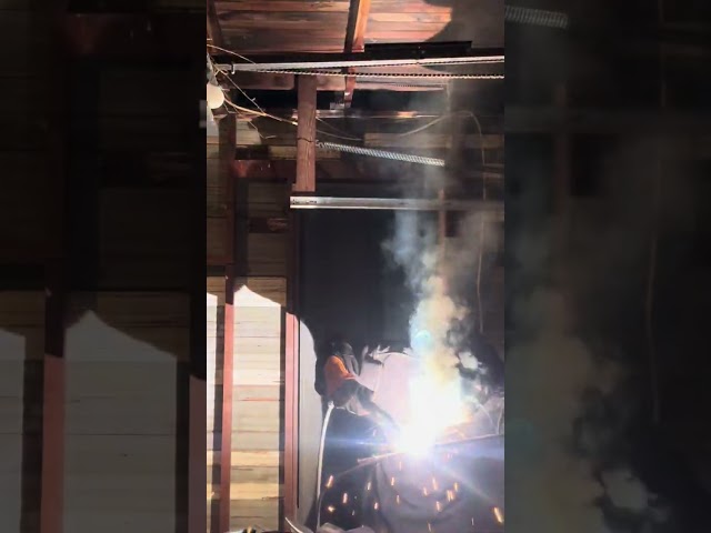 “Learn how to weld before you post videos” 💔 #metalart #metalweldingmachine #diy