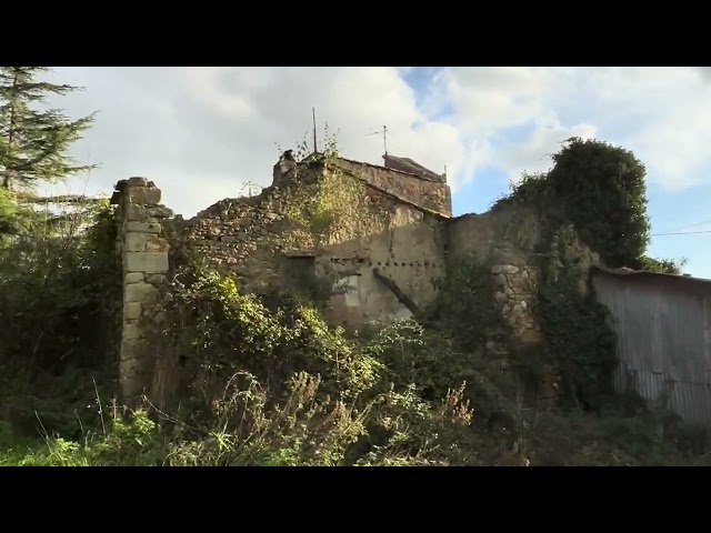 Rudere con 2 ettari di terreno a Sassofortino Toscana Italia