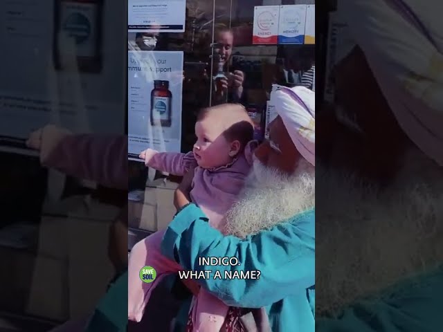 Sadhguru stopped for breakfast at a London Cafe and the passersby couldn't get enough of him!#shorts