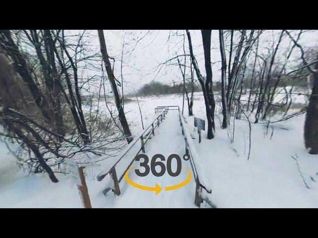 VR Video 360° - Walking in the snow-  Marche dans la neige  -