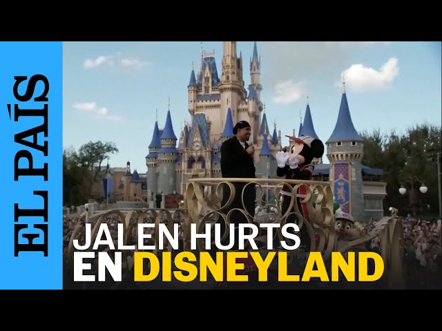 JALEN HURTS celebra MVP en el SUPER BOWL en Disneyland