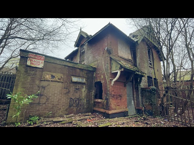 Exploring Abandoned Butcher House In Werneth Park!!!