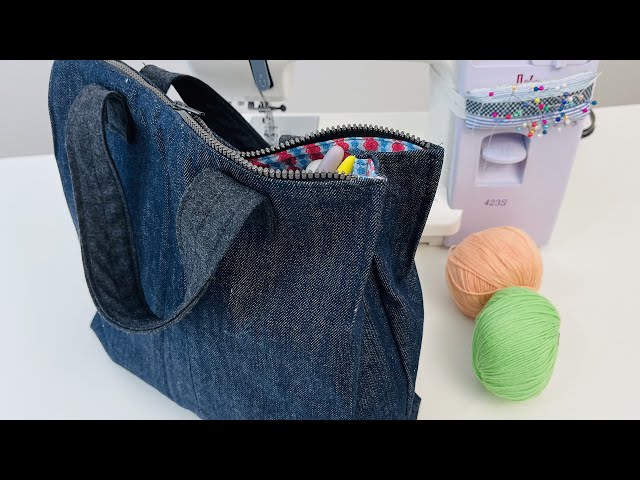 DIY. Look what I made from old jeans. Cute accessory bag