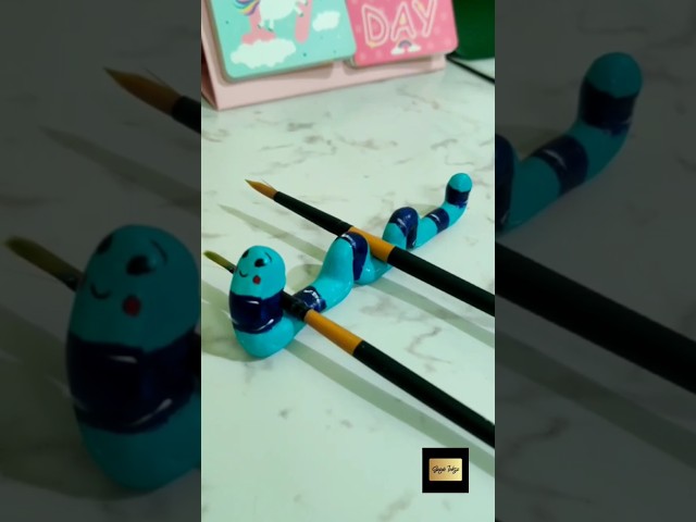 DIY Clay Brush holder , Diy table items #art #painting #wowpainting #crafts