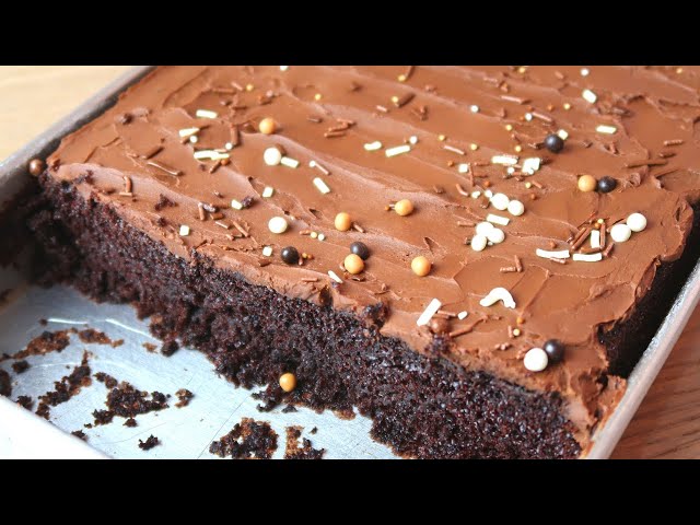 How To make Moist Chocolate tray bake | Chocolate Sheet Cake | Old School Chocolate Cake