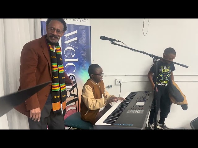 Two kiddos destroy praise break at a book launch watch this🔥🔥🔥🔥🙏🏿🙏🏿