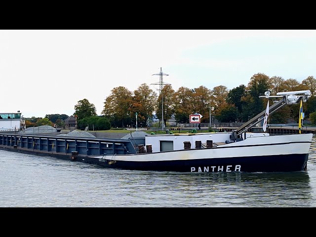 Binnenvaartschip de PANTHER vaart over de KANAALBRUG in MINDEN ⚓️⚓️