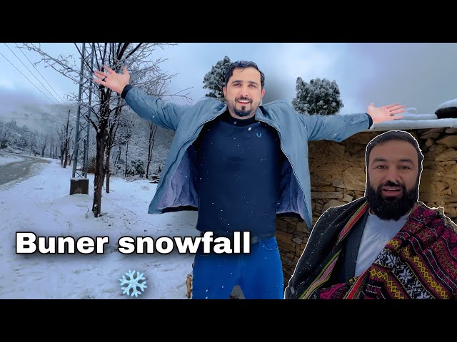 Snowfall in buner #4 |Eisakhan Orakzai|Pashto funny video @NaeemAwRameezz