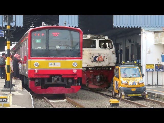 KERETA KRL MOBIL LOKOMOTIF BERTEMU DI STASIUN INI !! Kereta Api Unik & KA Pangrango di STASIUN BOGOR