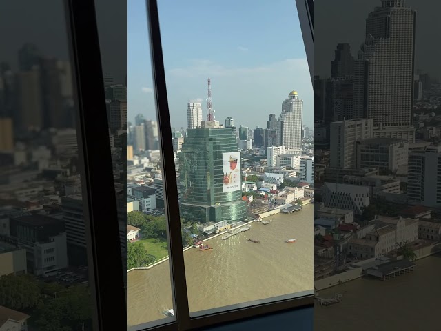 #Bangkok #Riverside Millennium Hilton Bangkok | ThreeSixty Jazz Lounge | panoramic day river view.