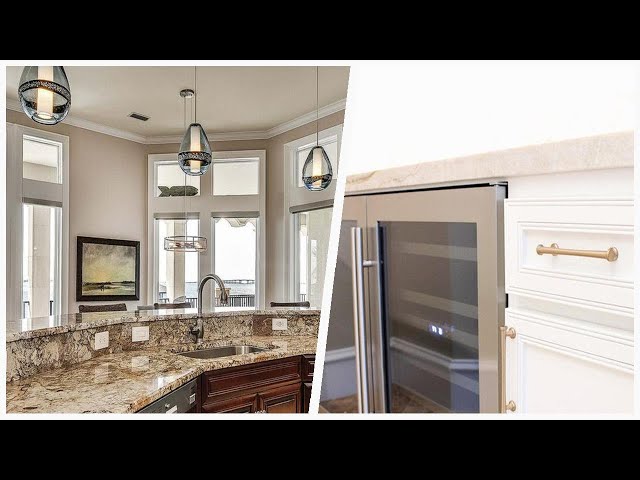 75 Travertine Floor Kitchen With Limestone Backsplash Design Ideas You'll Love 🔴