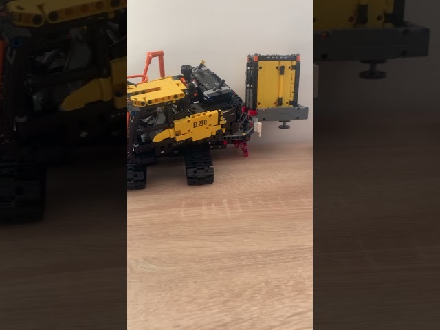 Paca paca #lego #popular #viralshorts #viralvideo #foryou #legotechnic #volvofmx