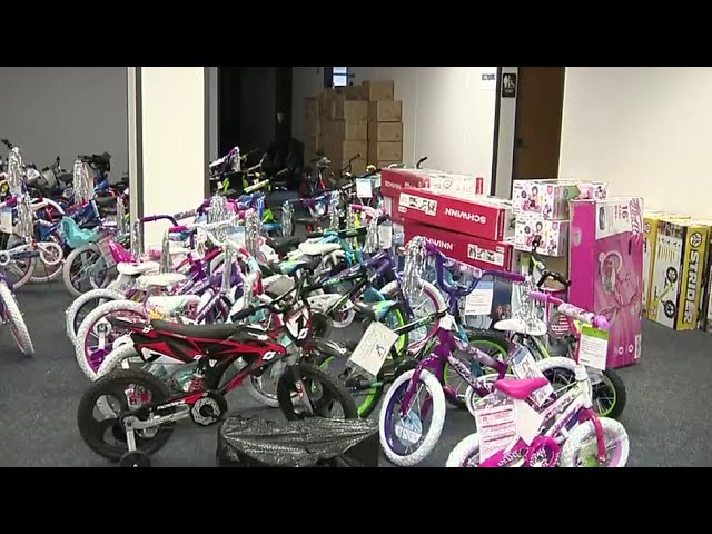 Thousands of gifts passed out during Toys for Tots giveaway