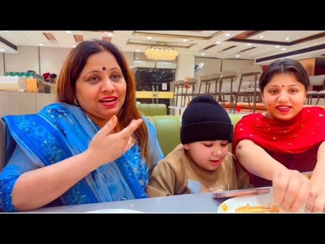 Humari Kismat Main Ghar Ka Khana Nahi Hai 😅 Manchanda Family Vlog