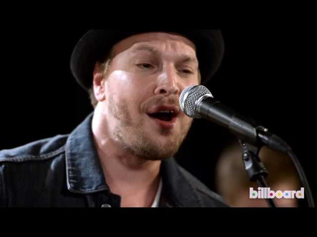 Gavin Degraw Performs "Not Over You"