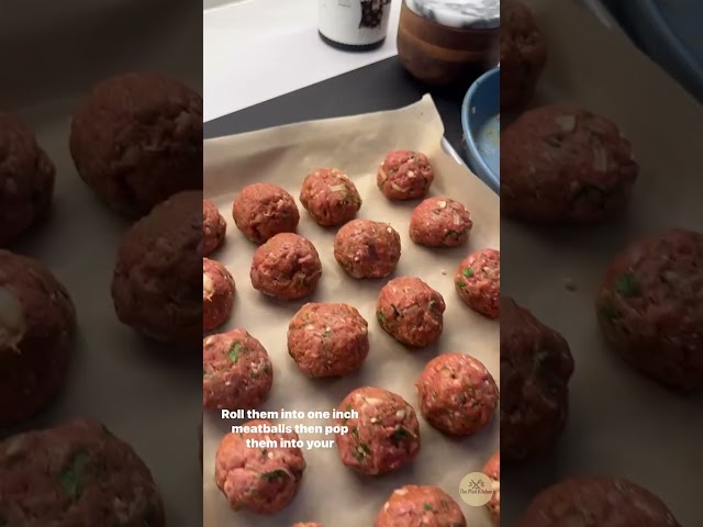 Healthy Mediterranean Meatballs 🍽️🌿 Flavorful & Easy Recipe!