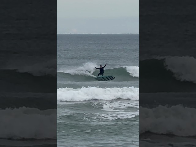 The 9’ Log turns just fine! #cutback #boardspin #surfing #softtop #catchsurf