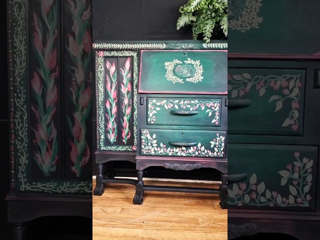 Art Deco Folk Art Makeover #paintedfurniture #folkart #creative #dixiebelle #antique #art deco #diy