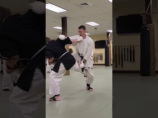 When you're not afraid of the takedown #karate #striking #combatsport #martialarts #uechiryu