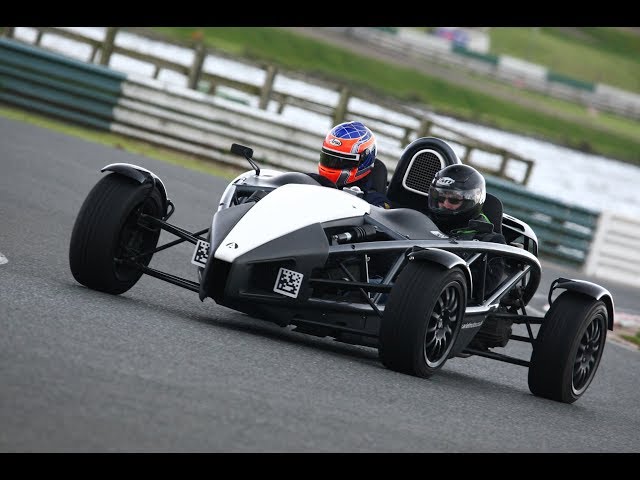 Airel Atom hot lap round Mallory Park 360 degree view