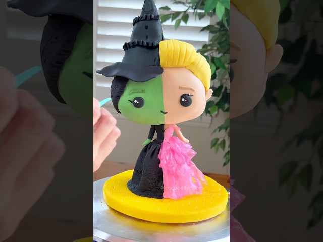 WICKED cake: Elphaba vs. Glinda