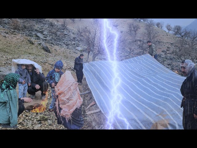 Kulthum and Yousef:first day of living together🌄|Rain and moving into a house under construction☔️🏡