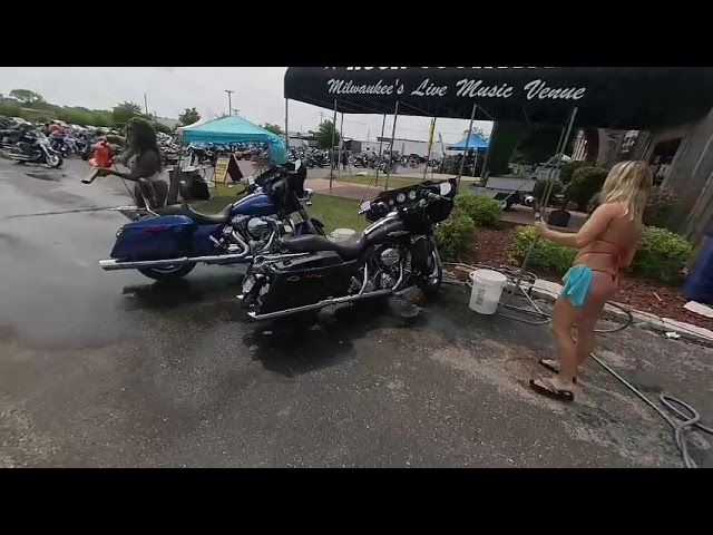 Milwaukee Harley Davidson Bikini Motorcycle wash 120th VR 3D