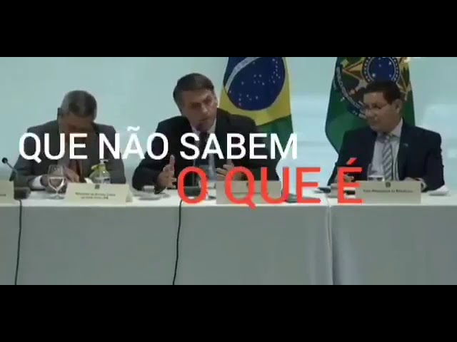 Presidente Bolsonaro si reúne com ministros e fala sobre decretos