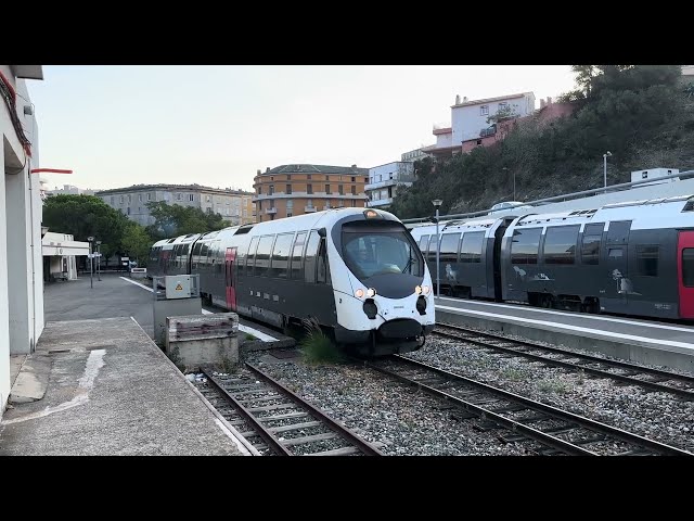 AMG 800 des chemins de fer Corse au départ de la gare de Bastia