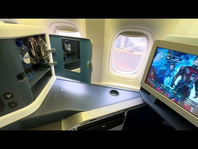 KLMs new business class seat  for the Boeing 777