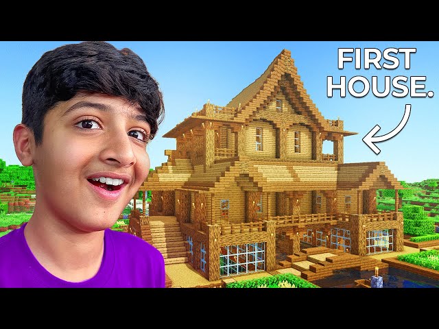 I Made My 1st House in Minecraft !